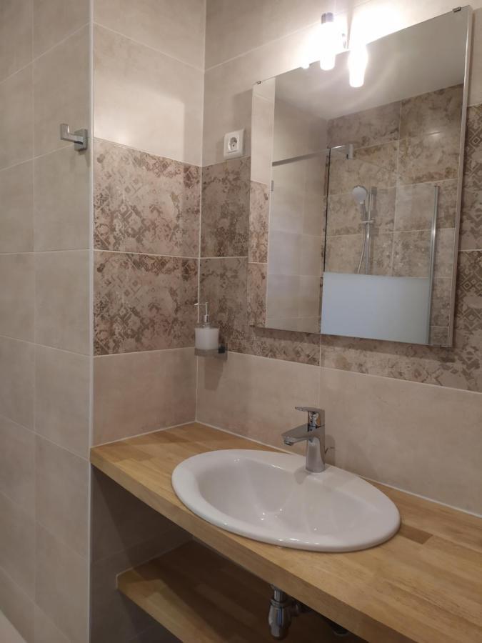 Hotel La Rapiette de Noblat à Saint-Léonard-de-Noblat Extérieur photo
